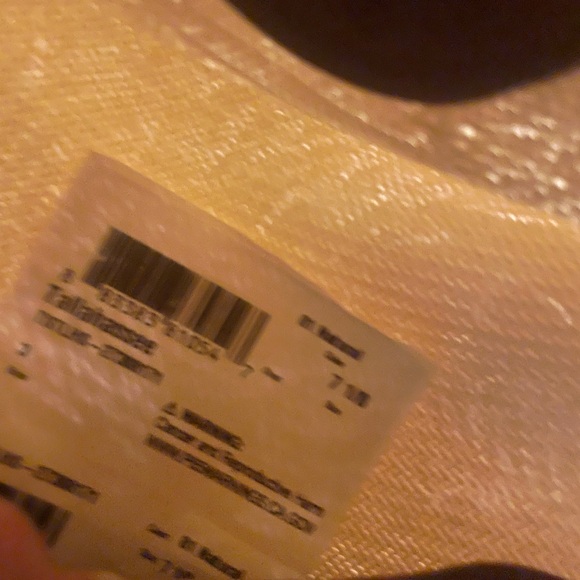 Elegant White Fedora with Brown Band - Picture 5 of 8